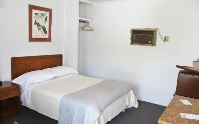 Barberry Court Motel