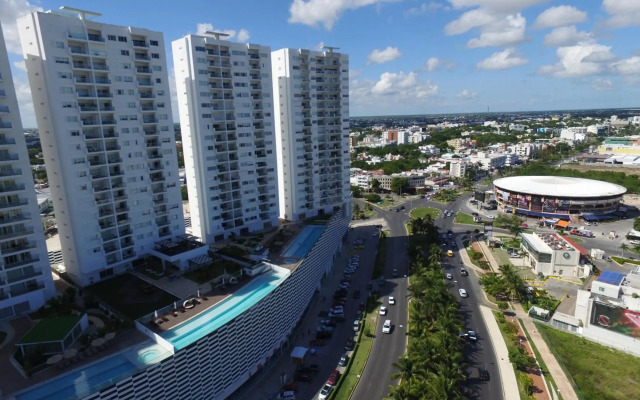 Suites Malecon Cancun