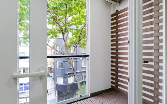 Odys Apartment