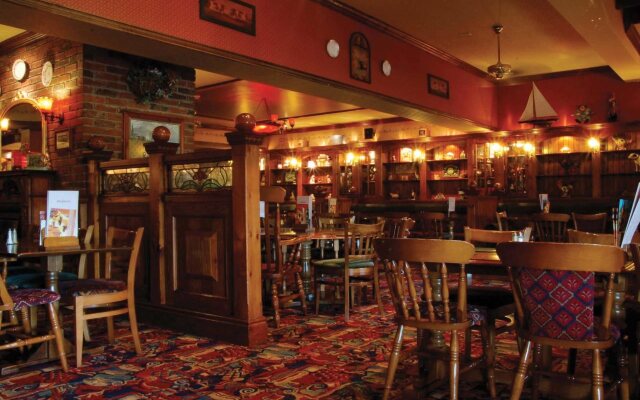 Best Western Plus Pastures Hotel