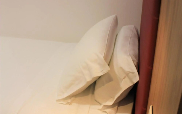 V Hotel