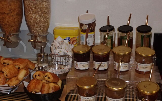 Brit Hotel Orléans St Jean de Braye - L'Antarès