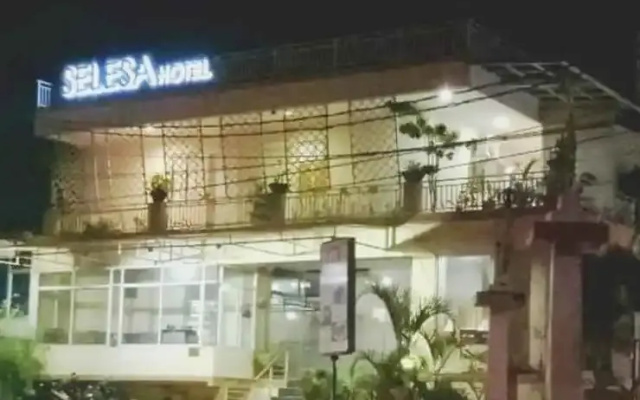 Selesa Hotel