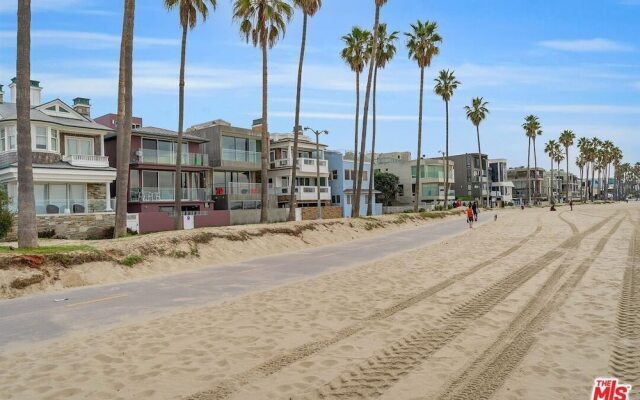 Modern 1Bd Famous  Venice 10B