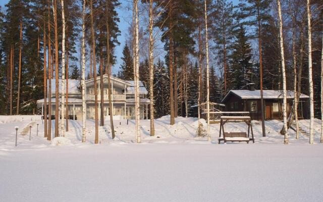 Lomapesä Cottages