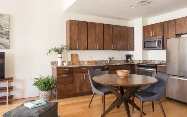 Sophisticated 1BR in C.B.D. by Sonder