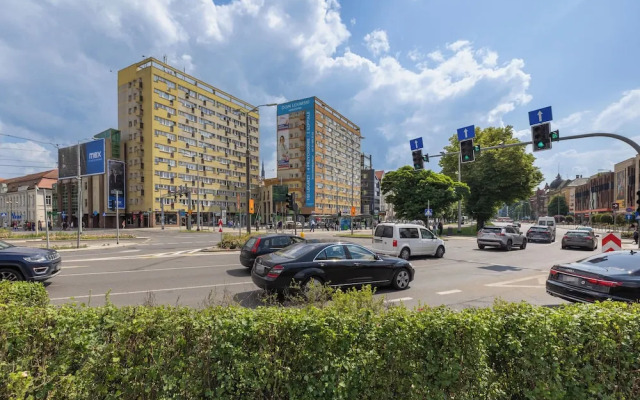 Charming Studio for 2 by Renters