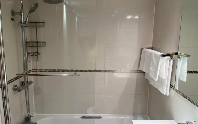 Stunning 1 Bedroom in Stunning Location - Mayfair Area