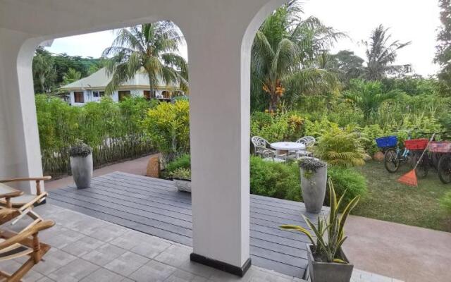 CHEZ MARVA Grande Villa Corossol 3 à 12 personnes