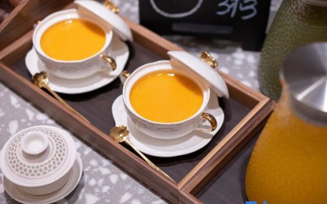 Orange Hotel(Urumqi People’sCinema Hotel)