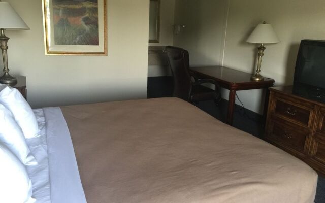 Red Carpet Inn & Suites, Muncie IN
