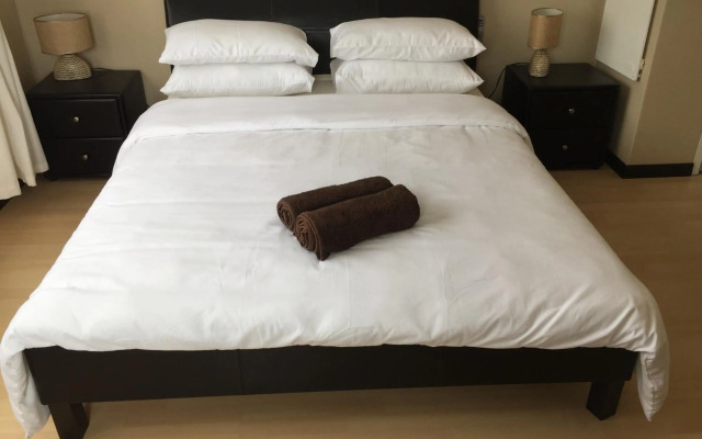 Hadingham Russell Holiday House