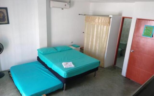 Alcobas a 4 calles de la Playa