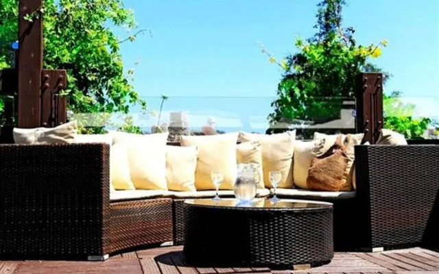 Joker Side Hill Suite Hotel