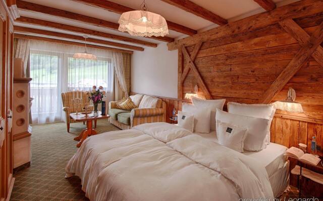 Alpenpalace Luxury Hideaway & Spa Retreat