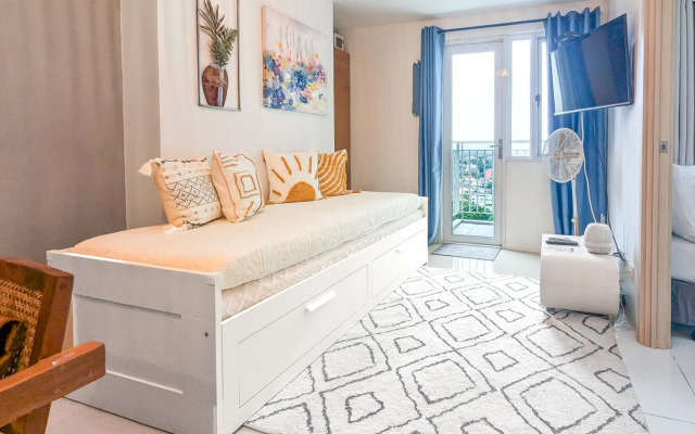 2-Bedroom QC SM North EDSA Condo Pool