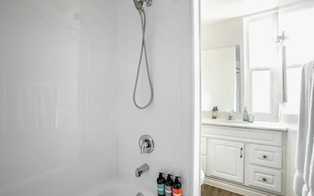 WanderJaunt | Basilica | 2BR | Point Loma