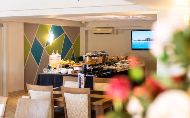 Ocean Breeze Hotel