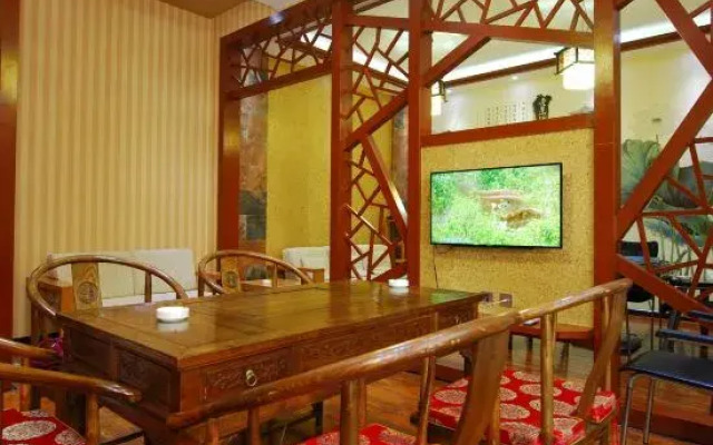 Shiji Guangchang Hotel