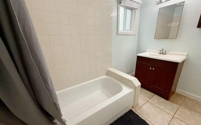 Charming 2BR Ocean Beach