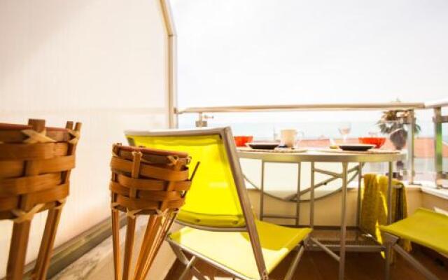 LovelyStay - Ericeira Beach Apartment with Sea View