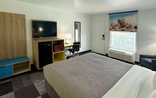 Days Inn by Wyndham Eglin AFB