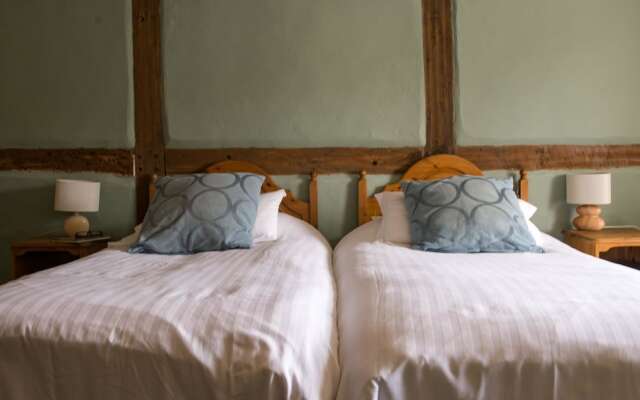 The Fox & Hounds Inn