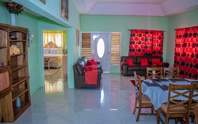 The Hamilton's Nature Villa