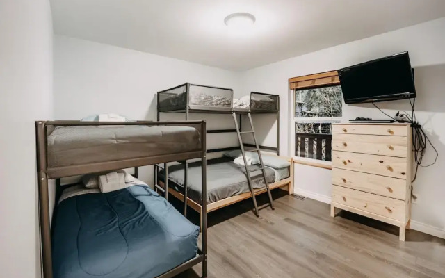 Glacier Springs Cabin #02 - The Come on Up Cabin!