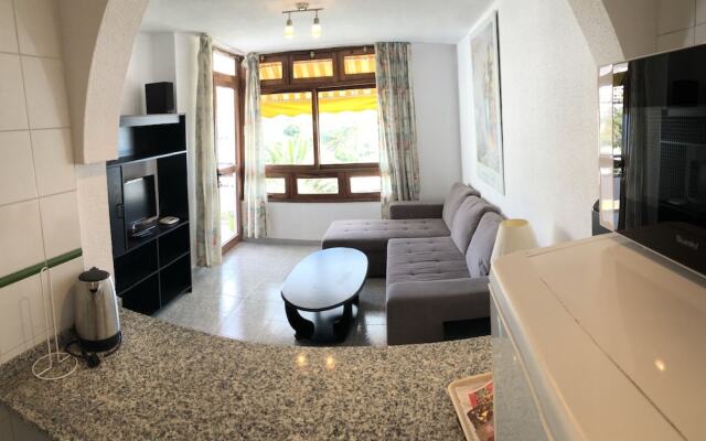 Two bedroom apartment 2 min from beach