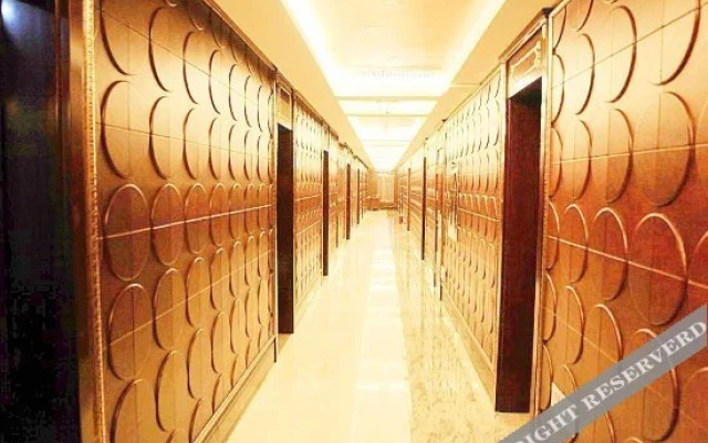 Ripple Hotel (Dandong Yalu River Bank)