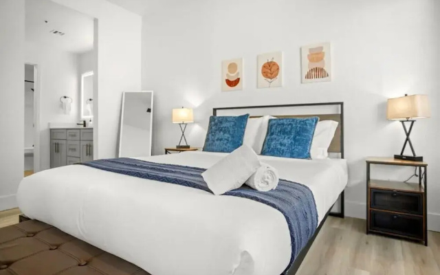 CozySuites TPC Scottsdale Parking & Pool