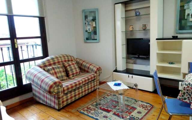 Apartment with 2 Bedrooms in Llanes, with Wifi - 200 M From the Beach