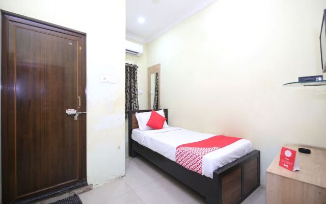 OYO Flagship 26160 Hotel Multi Star