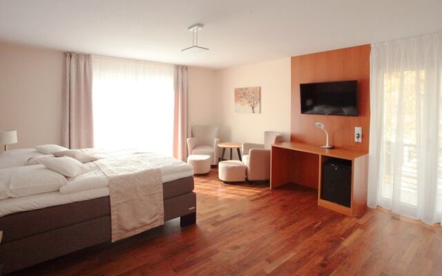 Lamex-Inn Hotel & Restaurant