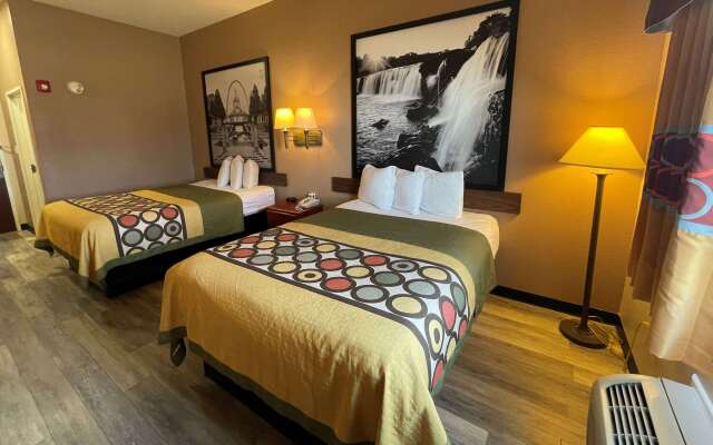 Super 8 by Wyndham Rolla