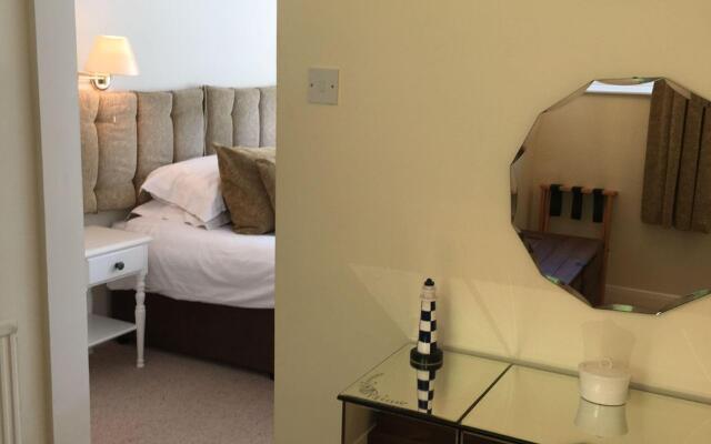 The Leconfield Hotel