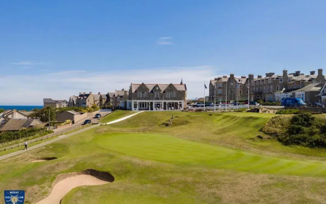Beautiful 3-bed Country House in Lossiemouth