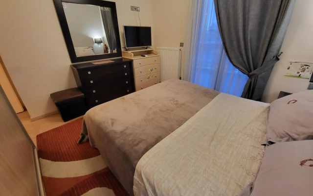 Cozy apartment in front of the park