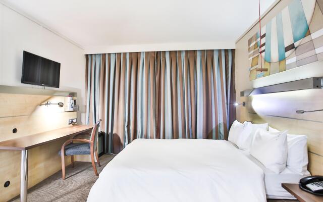 Holiday Inn Express Sandton Woodmead, an IHG Hotel