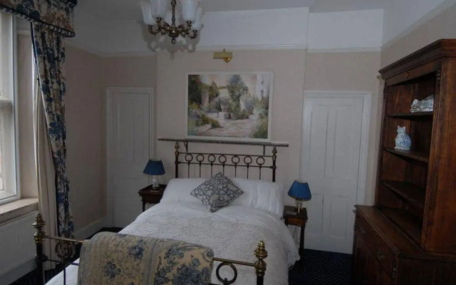 The Old Court - Guest house