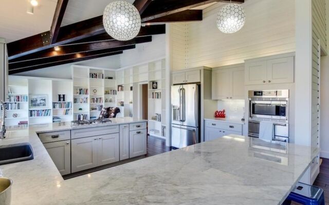 Chic Highlands Hideaway