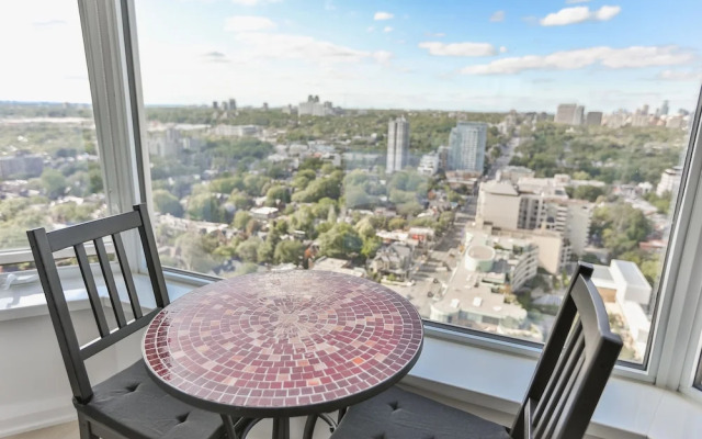 QuickStay - Chic in Yorkville (Yonge & Bloor)