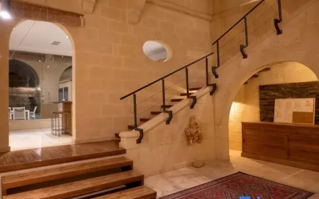 OneFifty - 4 bedrooms (sleeps 8+2 kids) Xaghra village