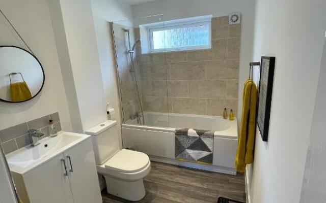 Quiet and central modern new build bungalow