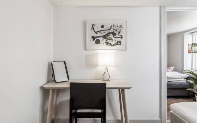 ★Apt. Centrum of CPH, 50M to Metro, w. Balcony!★