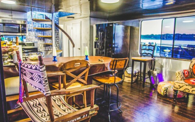 Airstream Houseboat Amazing Lake Travis View