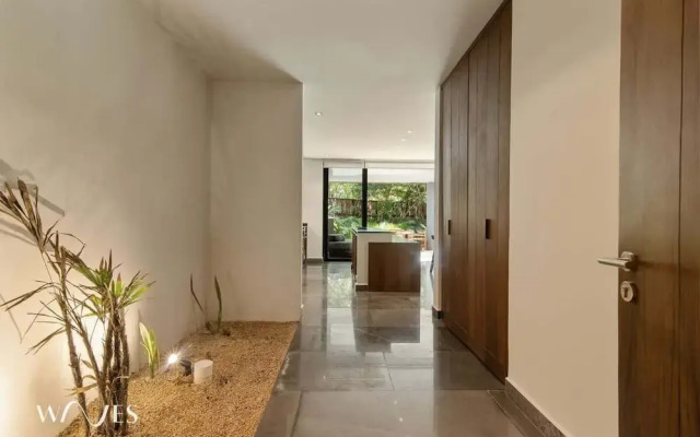 2BR W/private Pool - Steps Away From the Beach