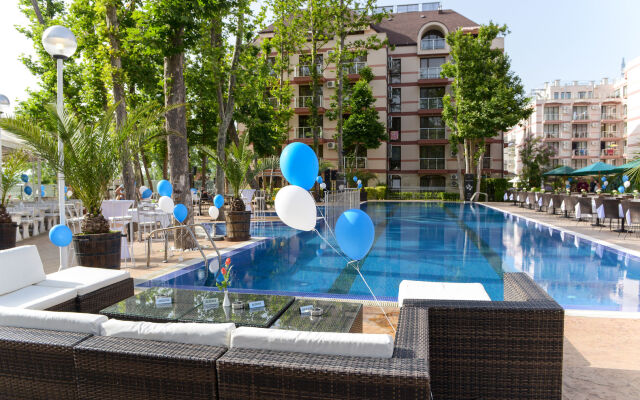 Apart Hotel Tarsis Club