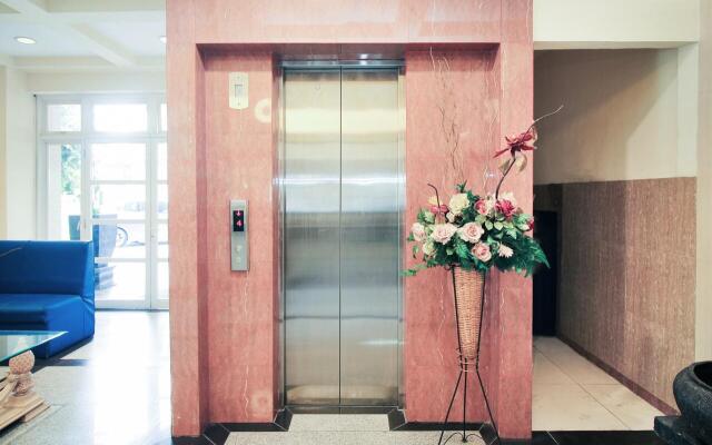 Capital O 175 K-60 Residence